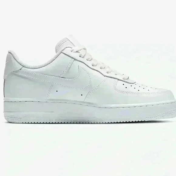 Nike Air Force 1 '07 size 8.5 - Picture 3 of 14